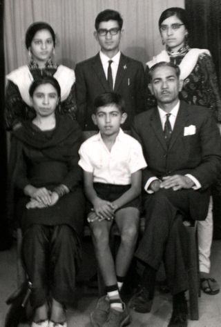 Mr Akram Niaz, wife Saeeda witj children Naeema, Khalid, Shahida and Bilal